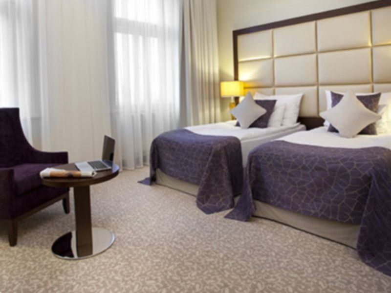 Kosher Hotel King David Praga Esterno foto A room at the hotel