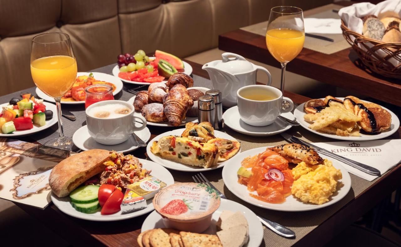 Kosher Hotel King David Praga Esterno foto A typical breakfast at the Grand Hyatt Hotel, Seoul, South Korea